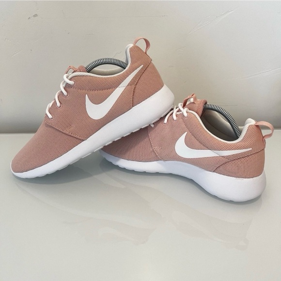 Nike Roshe Run One Women's Pink Coral Sneakers - Picture 3 of 8